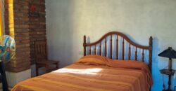 CHALET SOBRE CALLE SAN MARTIN- CASA+DOS DORMIS+LOCAL COMERCIAL
