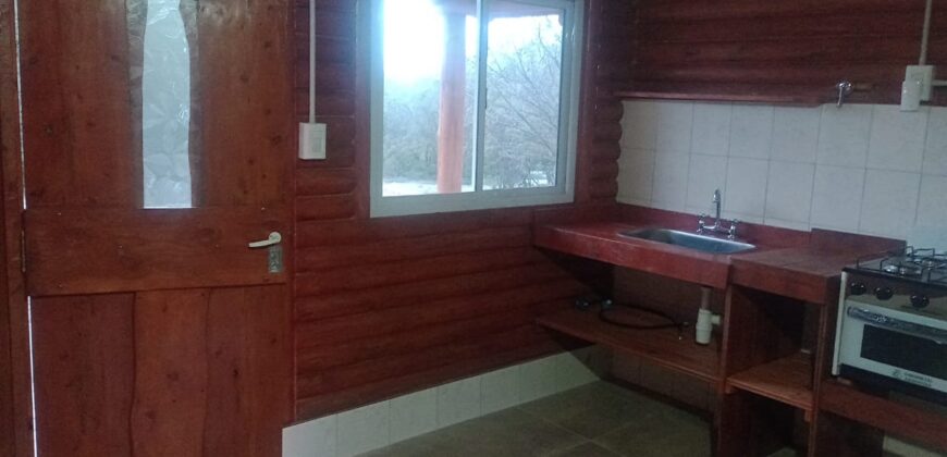 SE VENDE PROPIEDAD CON CASA PRINCIPAL + DOS CABAÑAS