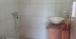 SE VENDE PROPIEDAD CON CASA PRINCIPAL + DOS CABAÑAS