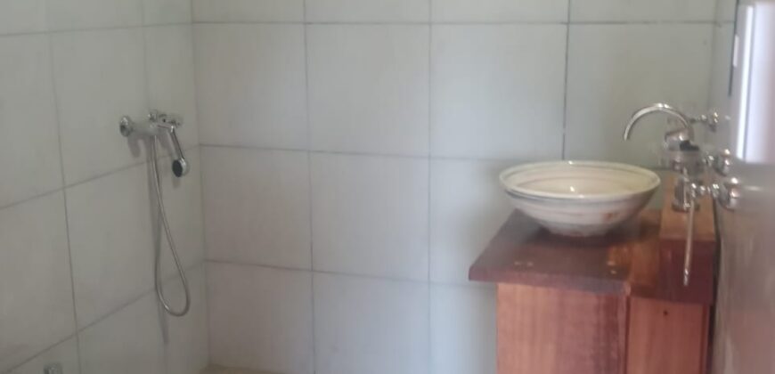 SE VENDE PROPIEDAD CON CASA PRINCIPAL + DOS CABAÑAS