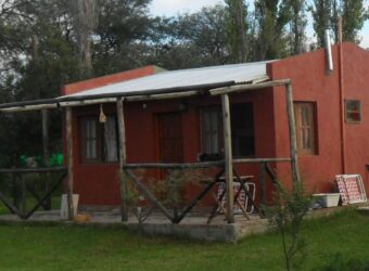 Se vende – alquila casa con pileta en la banda norte – 2.5km del centro