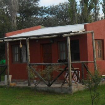 Se vende – alquila casa con pileta en la banda norte – 2.5km del centro