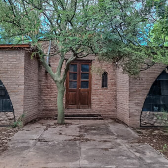 AMPLIA PROPIEDAD EN VENTA – BARRIO LAS GRAMILLAS