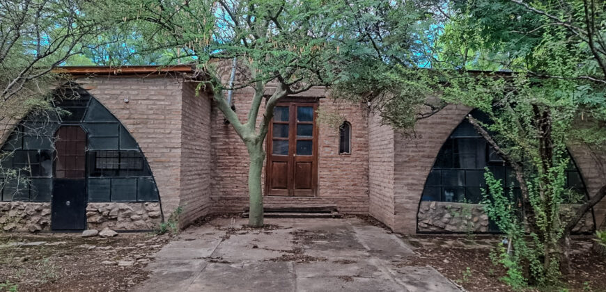 AMPLIA PROPIEDAD EN VENTA – BARRIO LAS GRAMILLAS