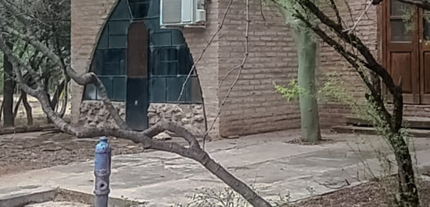 AMPLIA PROPIEDAD EN VENTA – BARRIO LAS GRAMILLAS