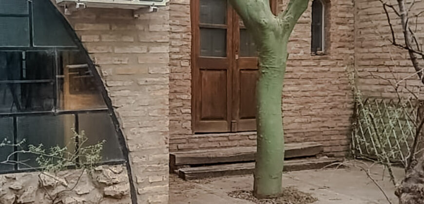 AMPLIA PROPIEDAD EN VENTA – BARRIO LAS GRAMILLAS
